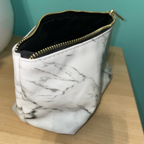 Makeup Travel Pouch - Picture 4 of 5